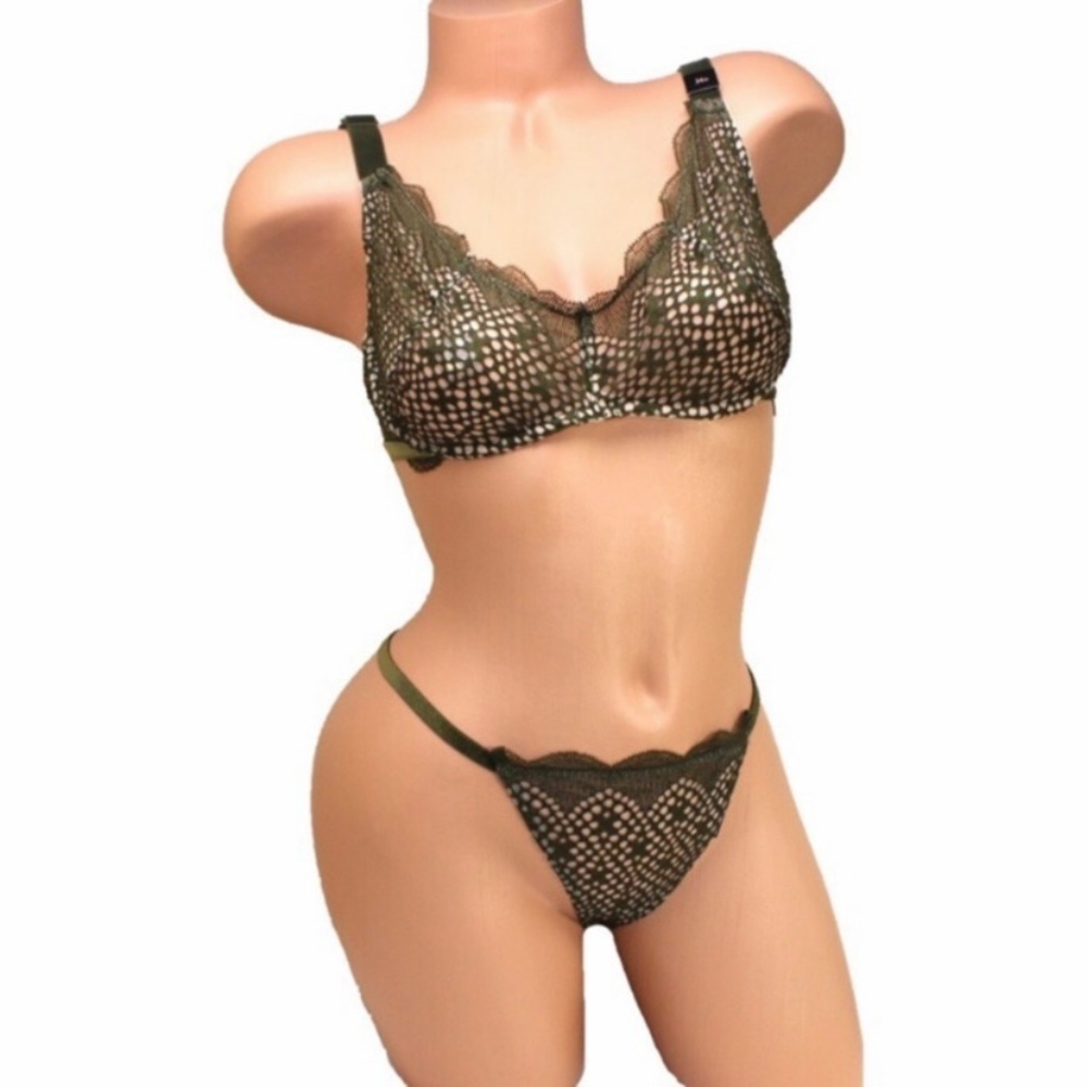 🌸New🌸Victoria’s Secret Scoop Neck Bra Set 34D - Picture 2 of 3